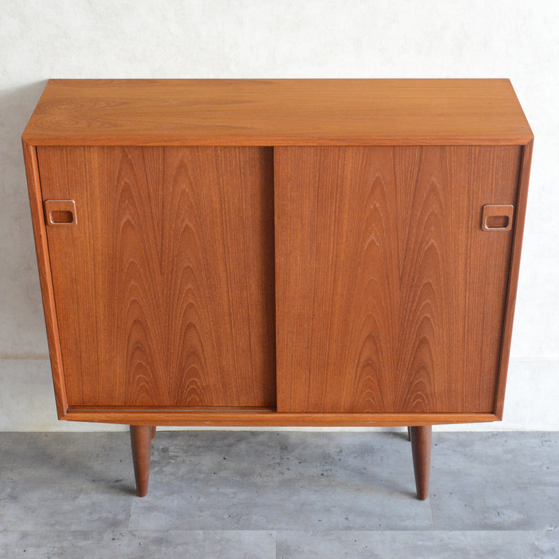 デンマーク ヴィンテージ チーク ナローキャビネット 5-122