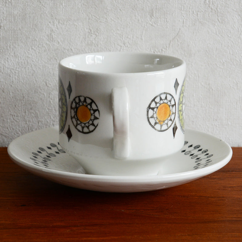 イギリスヴィンテージ  BROADHURST ＜Renaissance＞カップ＆ソーサ