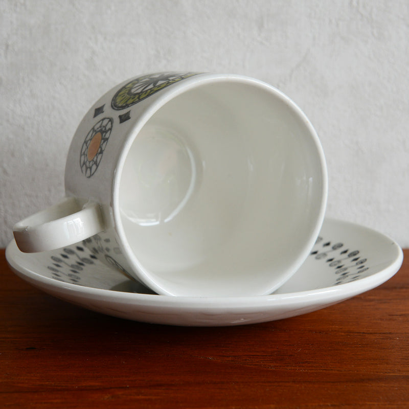 イギリスヴィンテージ  BROADHURST ＜Renaissance＞カップ＆ソーサ