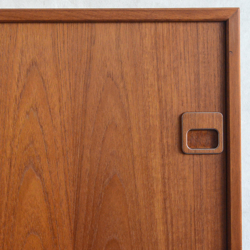 デンマーク ヴィンテージ チーク ナローキャビネット 5-122