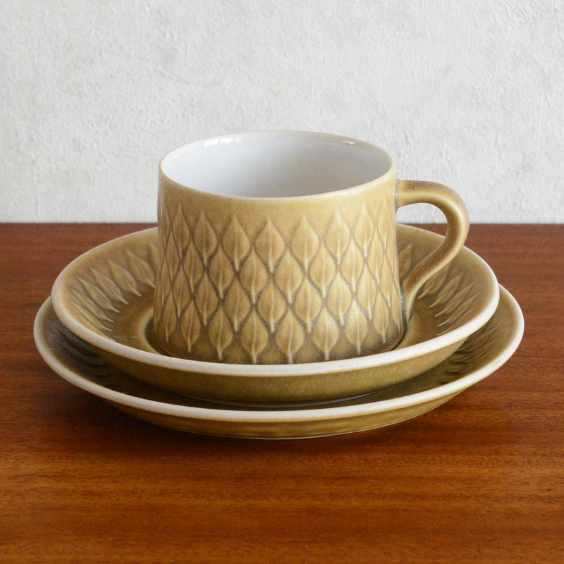 クイストゴー レリーフ　カップ＆ソーサー＆ケーキプレート   Jens.H.Quistgaard  トリオ px-20