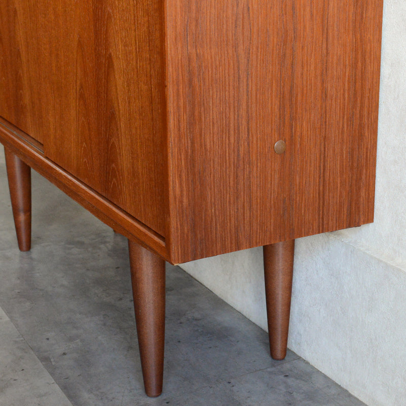 デンマーク ヴィンテージ チーク ナローキャビネット 5-122