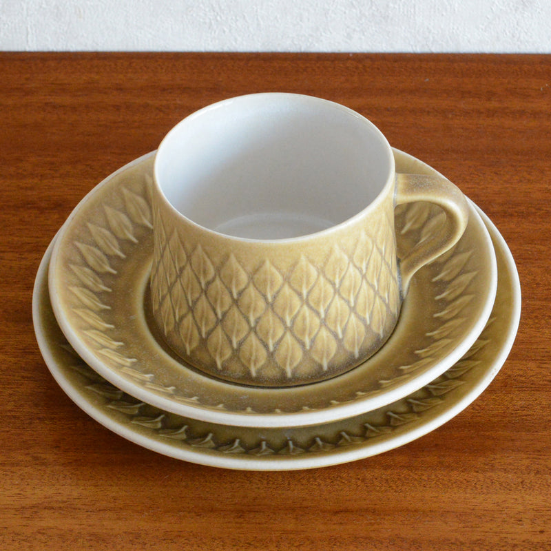 クイストゴー レリーフ　カップ＆ソーサー＆ケーキプレート   Jens.H.Quistgaard  トリオ px-20