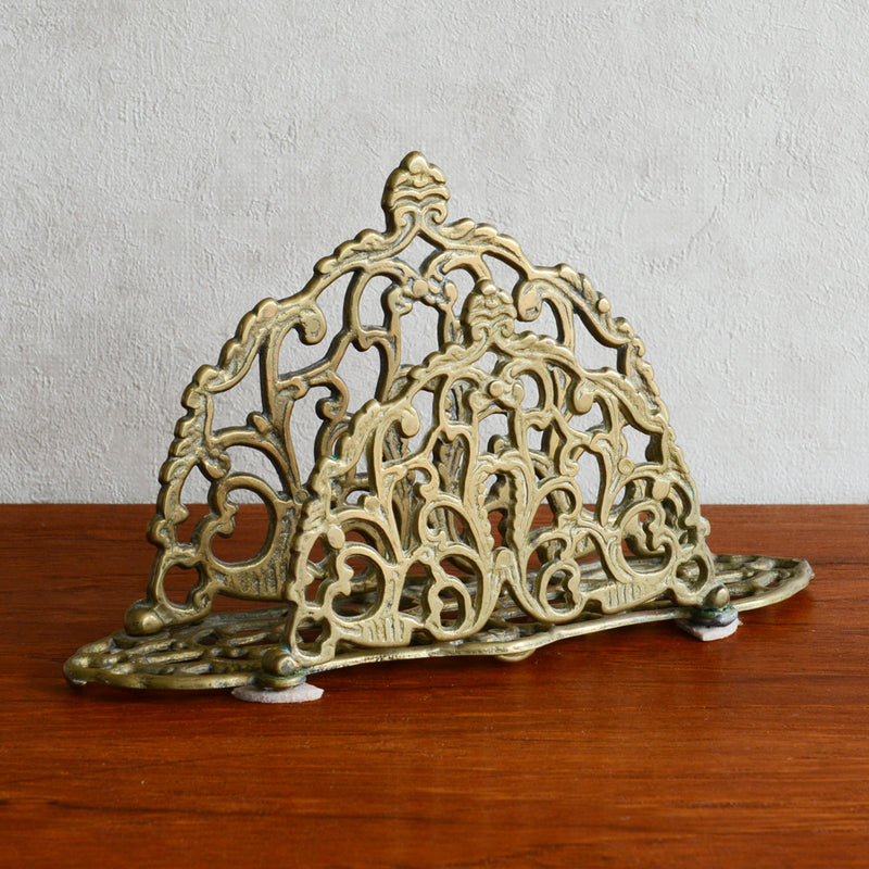 イギリスヴィンテージ　　真鍮ナフキンスタンド　アラベスク文様