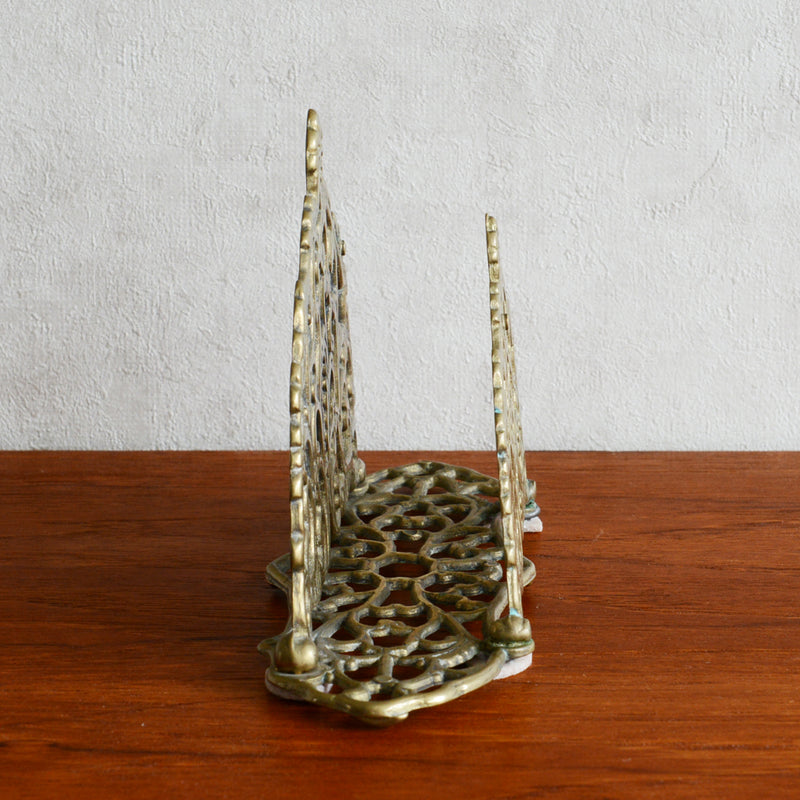 イギリスヴィンテージ　　真鍮ナフキンスタンド　アラベスク文様