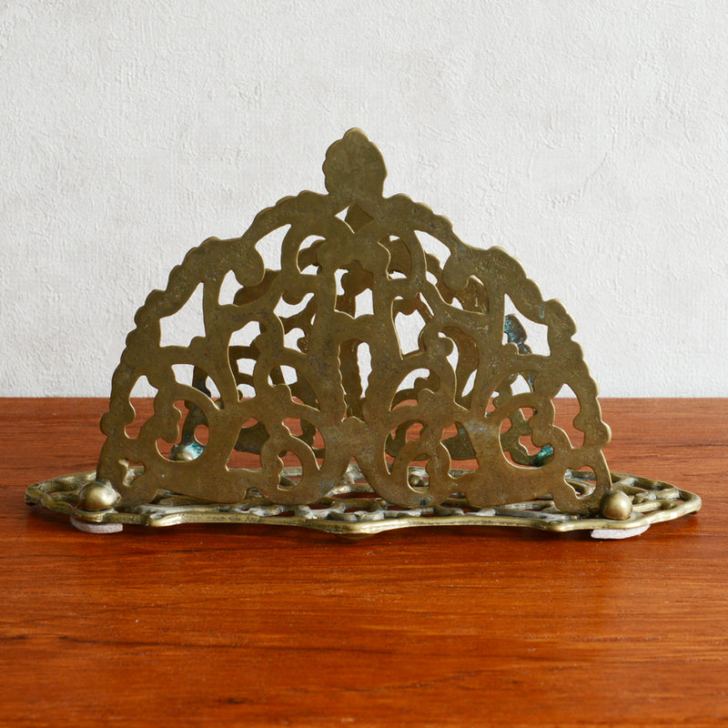 イギリスヴィンテージ　　真鍮ナフキンスタンド　アラベスク文様