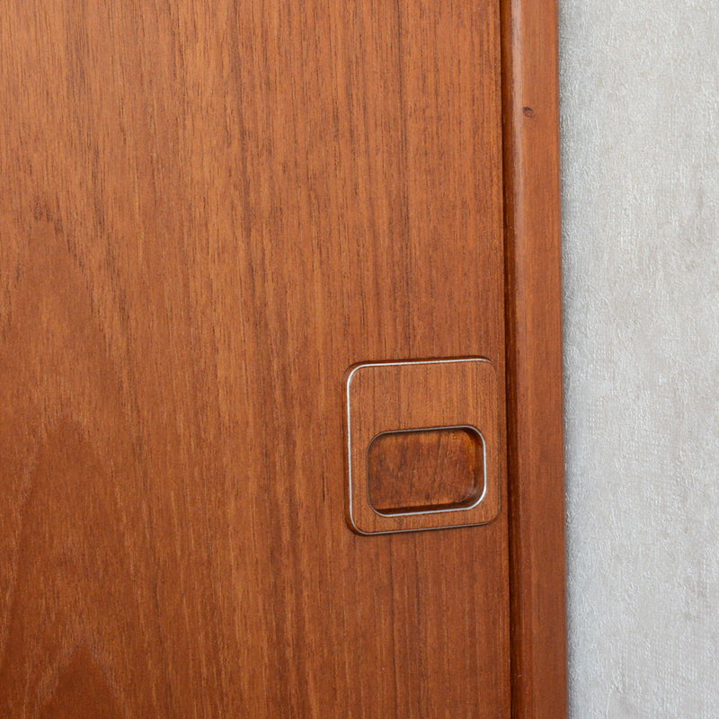 デンマーク ヴィンテージ チーク ナローキャビネット 5-122