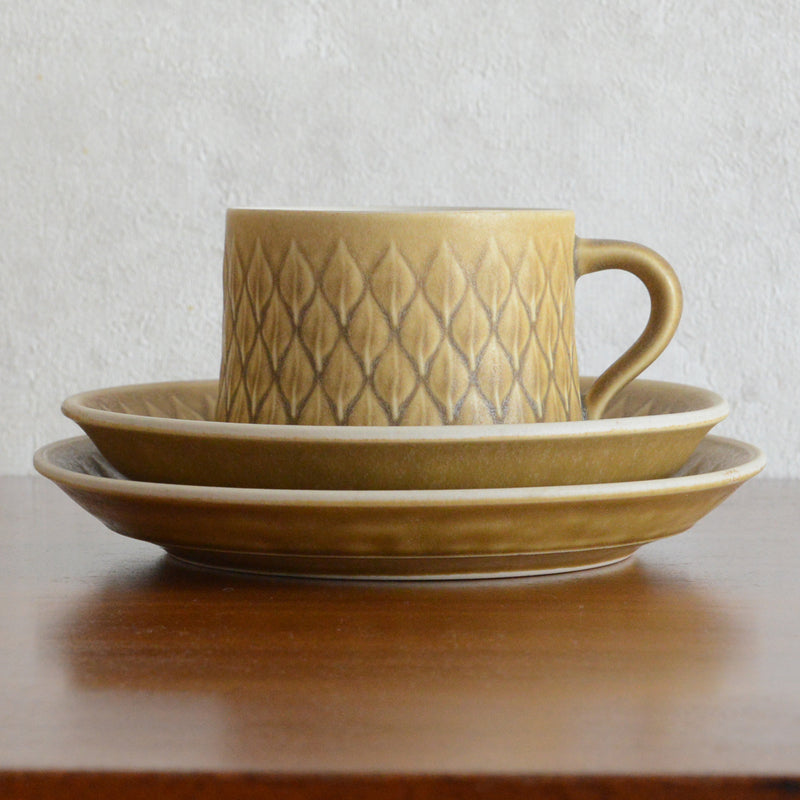 クイストゴー レリーフ　カップ＆ソーサー＆ケーキプレート   Jens.H.Quistgaard  トリオ px-20