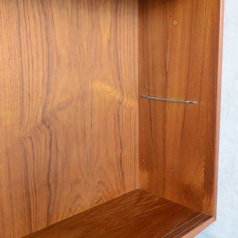 デンマーク ヴィンテージ チーク ナローキャビネット 5-122