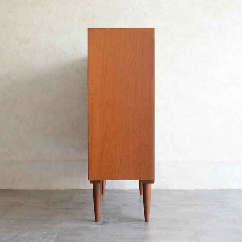 デンマーク ヴィンテージ チーク2段シェルフ 6-33（木扉付・丸把手）