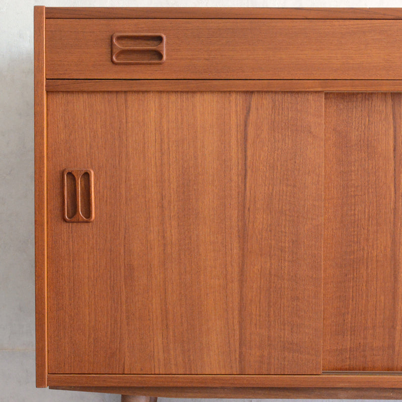 デンマーク ヴィンテージ  抽斗付 キャビネット 5-98