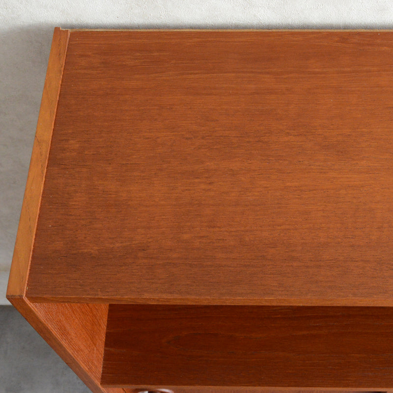 デンマーク ヴィンテージ チーク2段シェルフ 6-33（木扉付・丸把手）