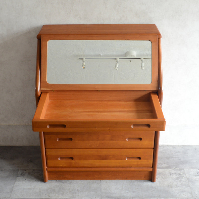 G様見学ご予約商品　デンマーク ヴィンテージ　Dyrlund チーク ビューロー /ドレッサー