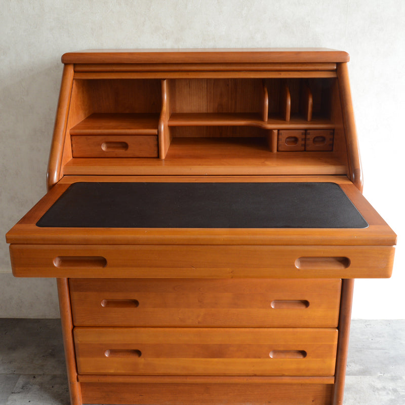 G様見学ご予約商品　デンマーク ヴィンテージ　Dyrlund チーク ビューロー /ドレッサー