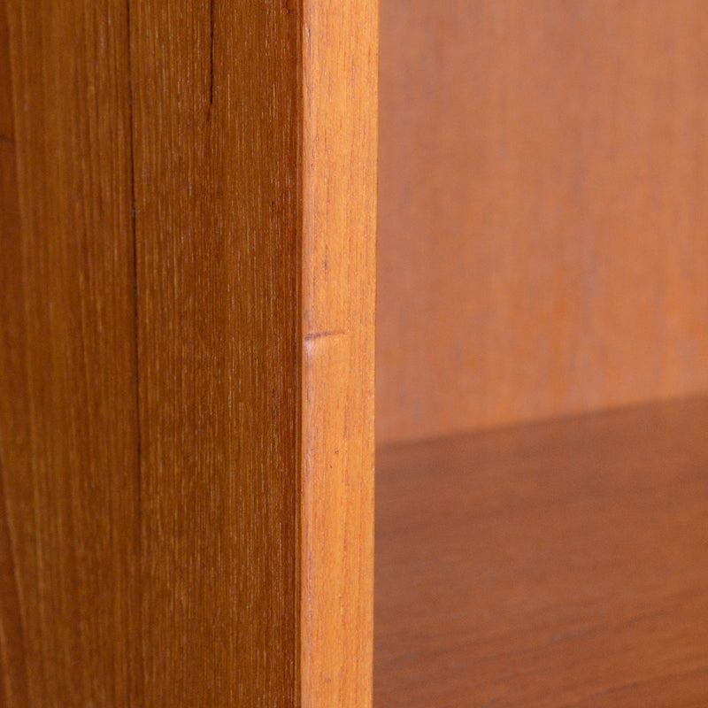 デンマーク ヴィンテージ チーク2段シェルフ 6-33（木扉付・丸把手）