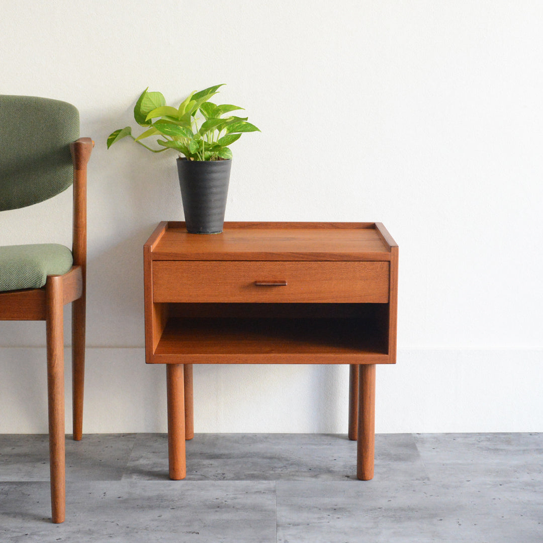 Hans J Wegner RY430  チークサイドテーブル/ナイトテーブル