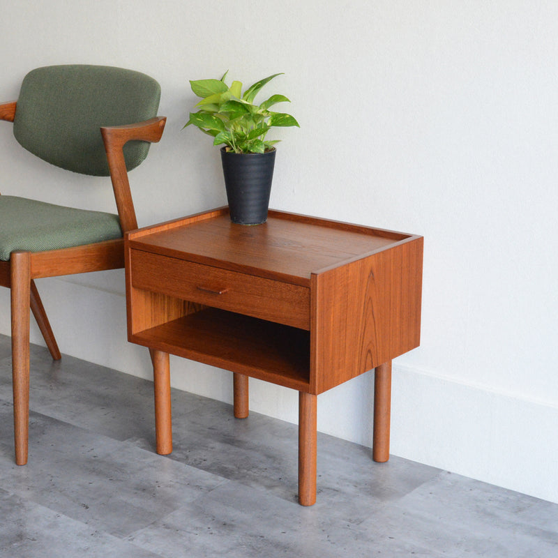 Hans J Wegner RY430  チークサイドテーブル/ナイトテーブル