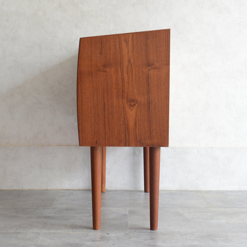 デンマーク ヴィンテージ  チーク３段チェスト 6-27 (ウッドオイル仕上)