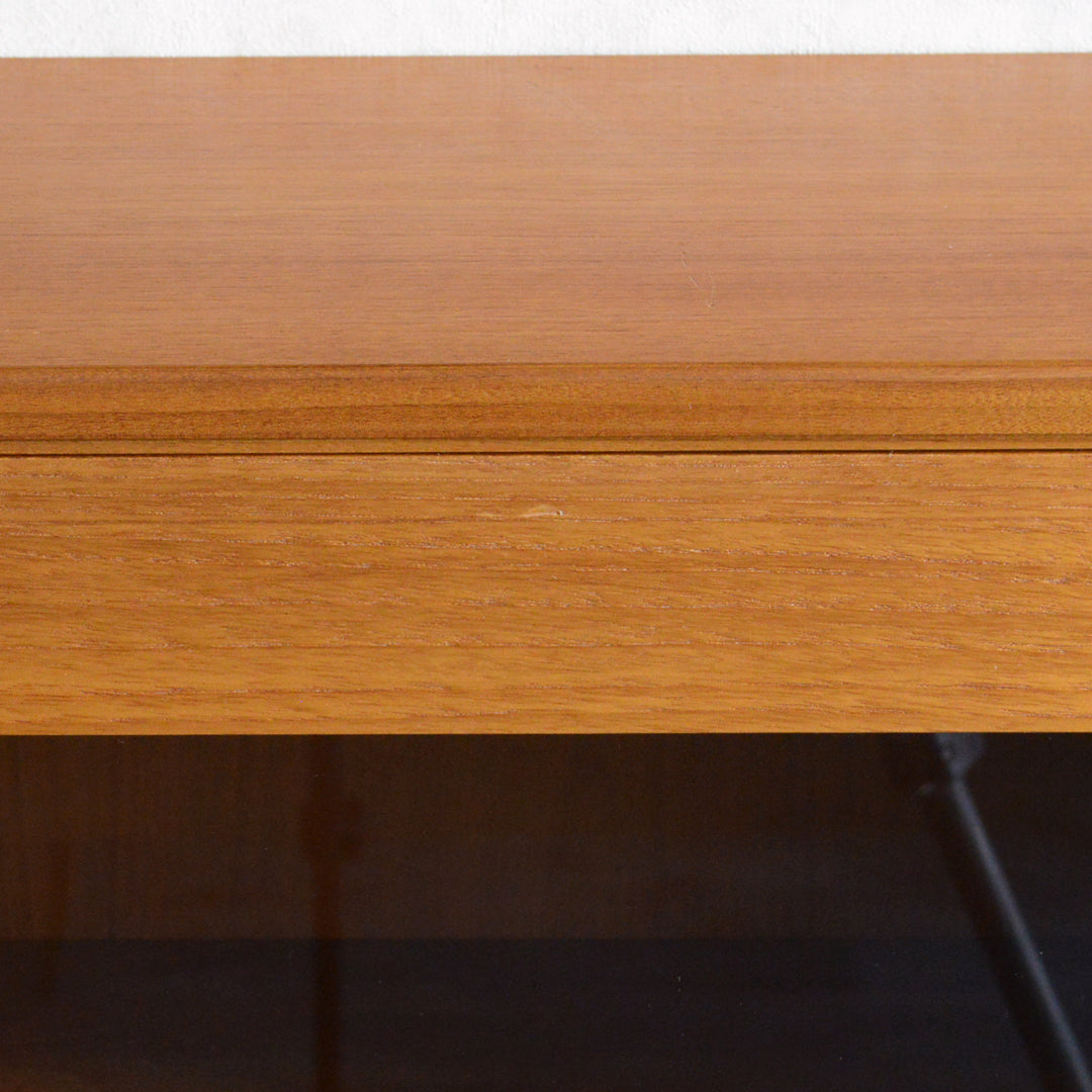 スウェーデンヴィンテージ ＜OLD IKEA ＞ガラスキャビネット5-157(鍵付）