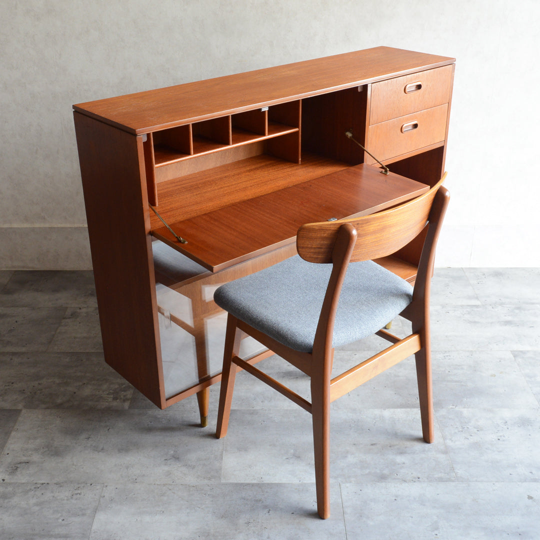 60s ヴィンテージ ガラスキャビネット 51 (抽斗・フラップ扉付）