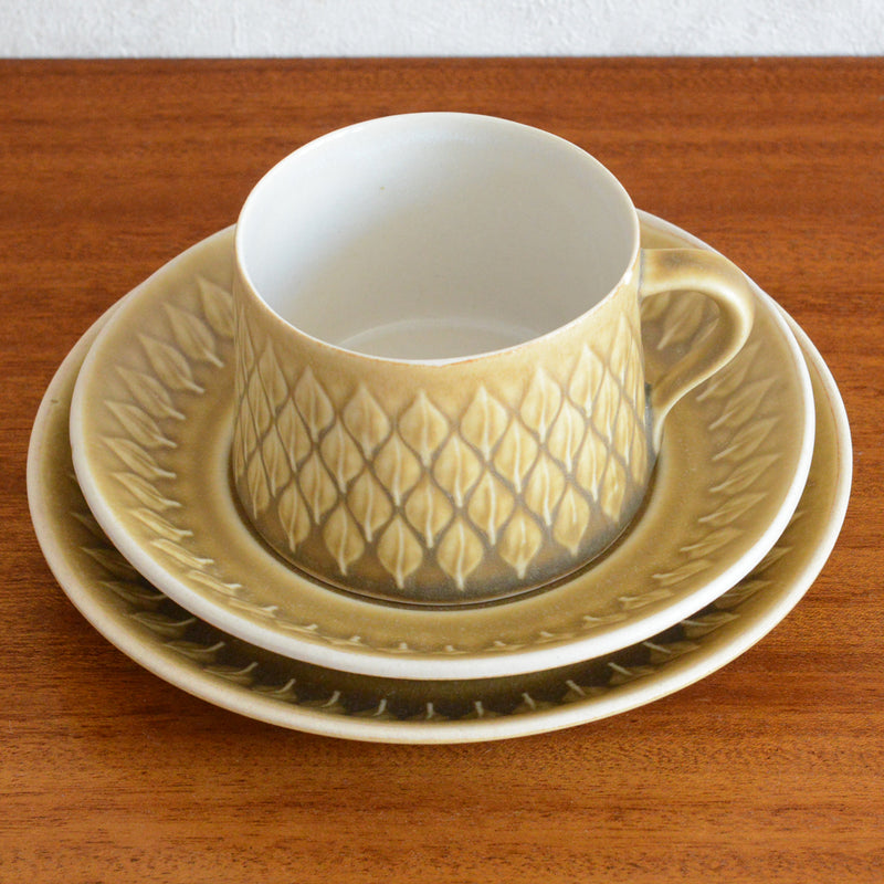 クイストゴー レリーフカップ＆ソーサー＆ケーキプレート  Jens.H.Quistgaard トリオ px-22