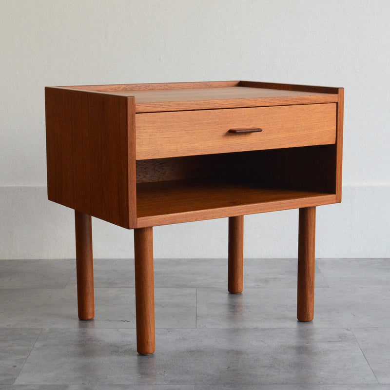 Hans J Wegner RY430  チークサイドテーブル/ナイトテーブル