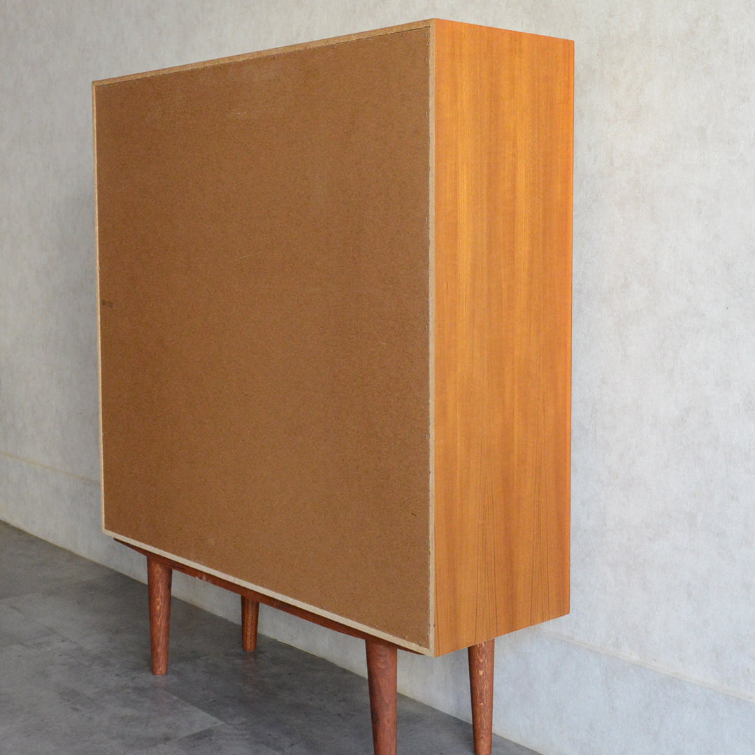 スウェーデンヴィンテージ ＜OLD IKEA ＞ガラスキャビネット5-157(鍵付）