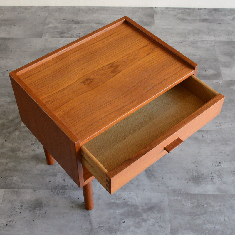 Hans J Wegner RY430  チークサイドテーブル/ナイトテーブル