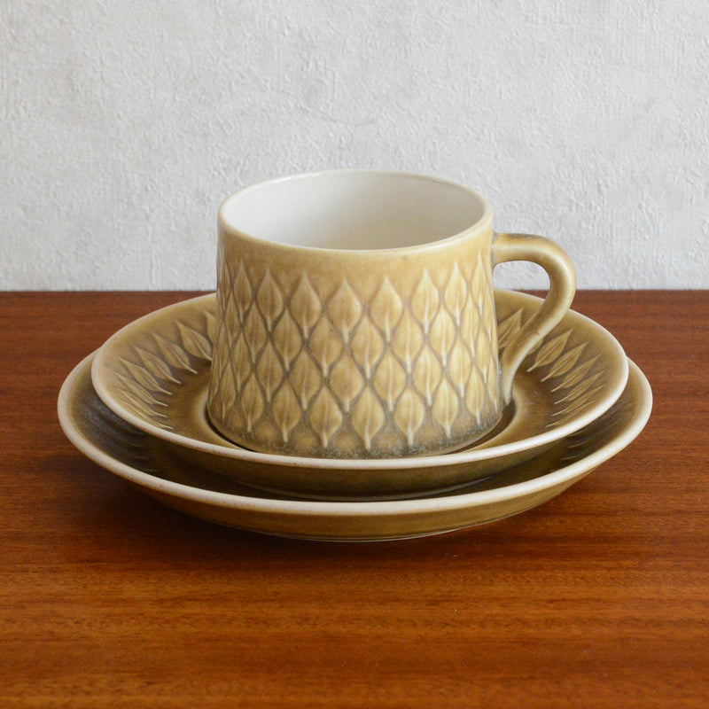 クイストゴー レリーフカップ＆ソーサー＆ケーキプレート Jens.H.Quistgaard トリオ px-23