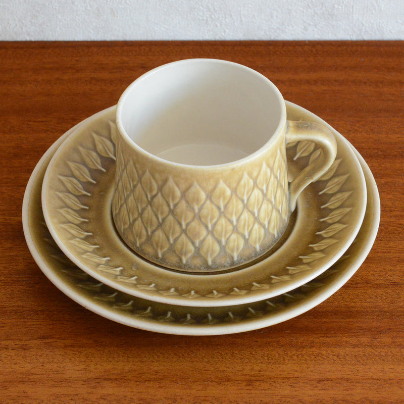 クイストゴー レリーフカップ＆ソーサー＆ケーキプレート Jens.H.Quistgaard トリオ px-23