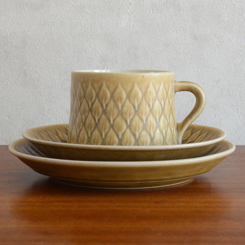 クイストゴー レリーフカップ＆ソーサー＆ケーキプレート Jens.H.Quistgaard トリオ px-23