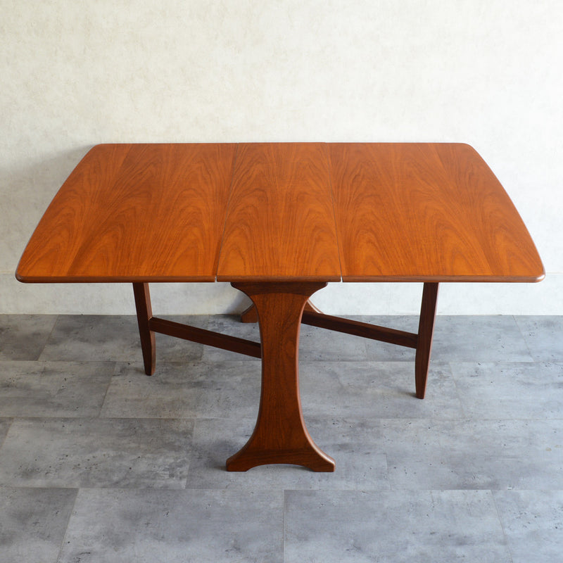 G-PLAN ジープラン ゲートレッグ ダイニングテーブル 26 (天板剝離再塗装済）