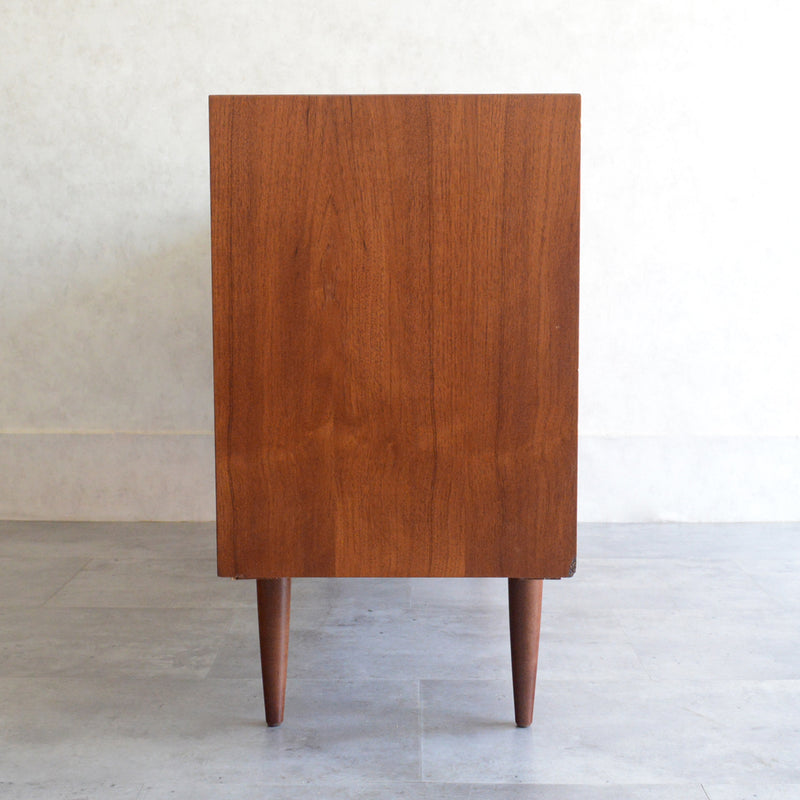 Y様見学ご予約品　　デンマーク ヴィンテージ   チークサイドボード 5-81