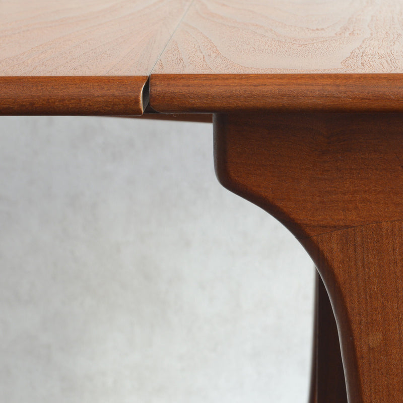 G-PLAN ジープラン ゲートレッグ ダイニングテーブル 26 (天板剝離再塗装済）