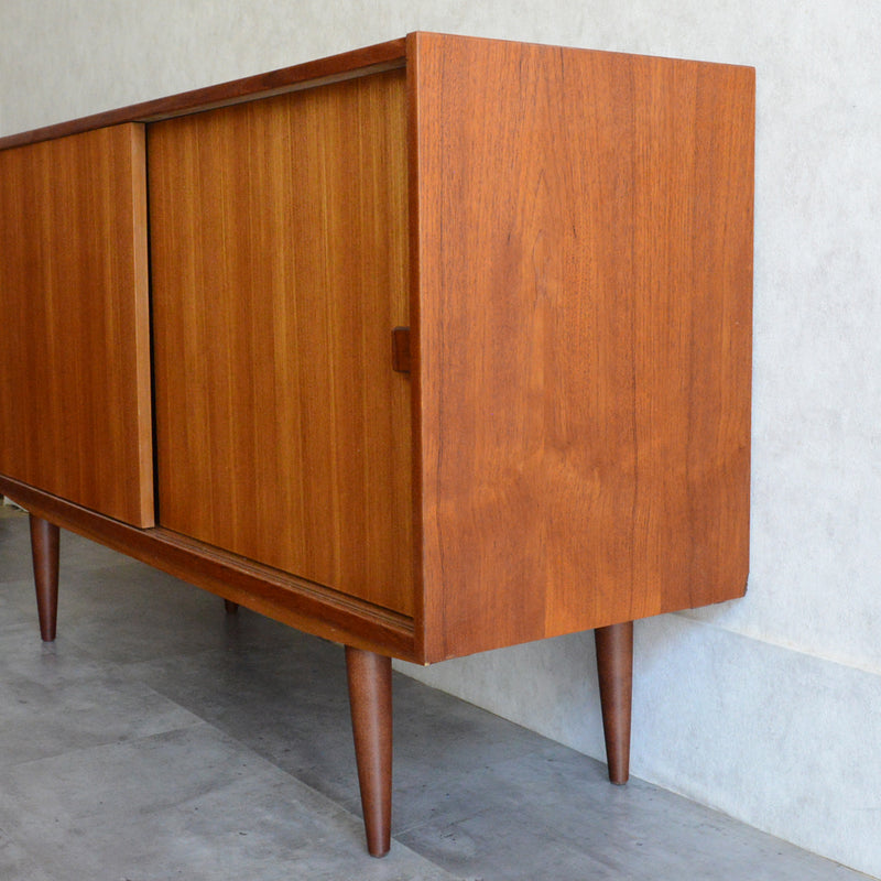 Y様見学ご予約品　　デンマーク ヴィンテージ   チークサイドボード 5-81