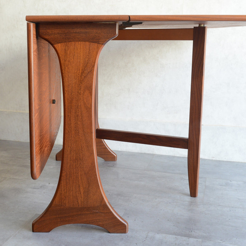 G-PLAN ジープラン ゲートレッグ ダイニングテーブル 26 (天板剝離再塗装済）