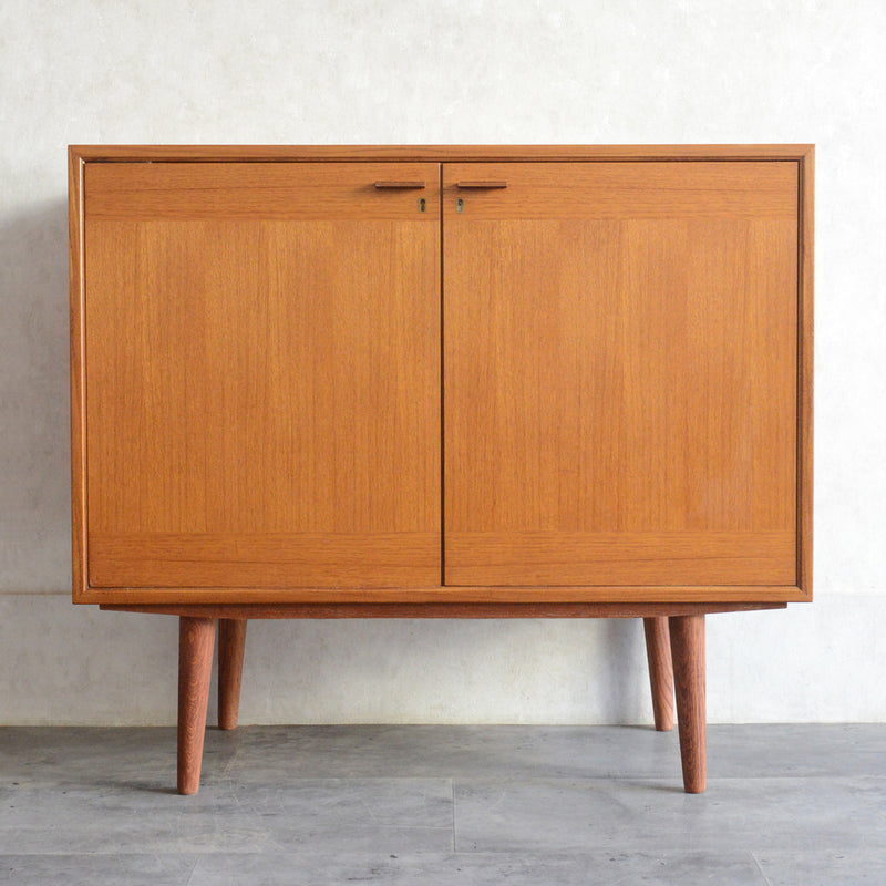 スウェーデンヴィンテージ＜OLD IKEA＞キャビネット5-159(鍵付）