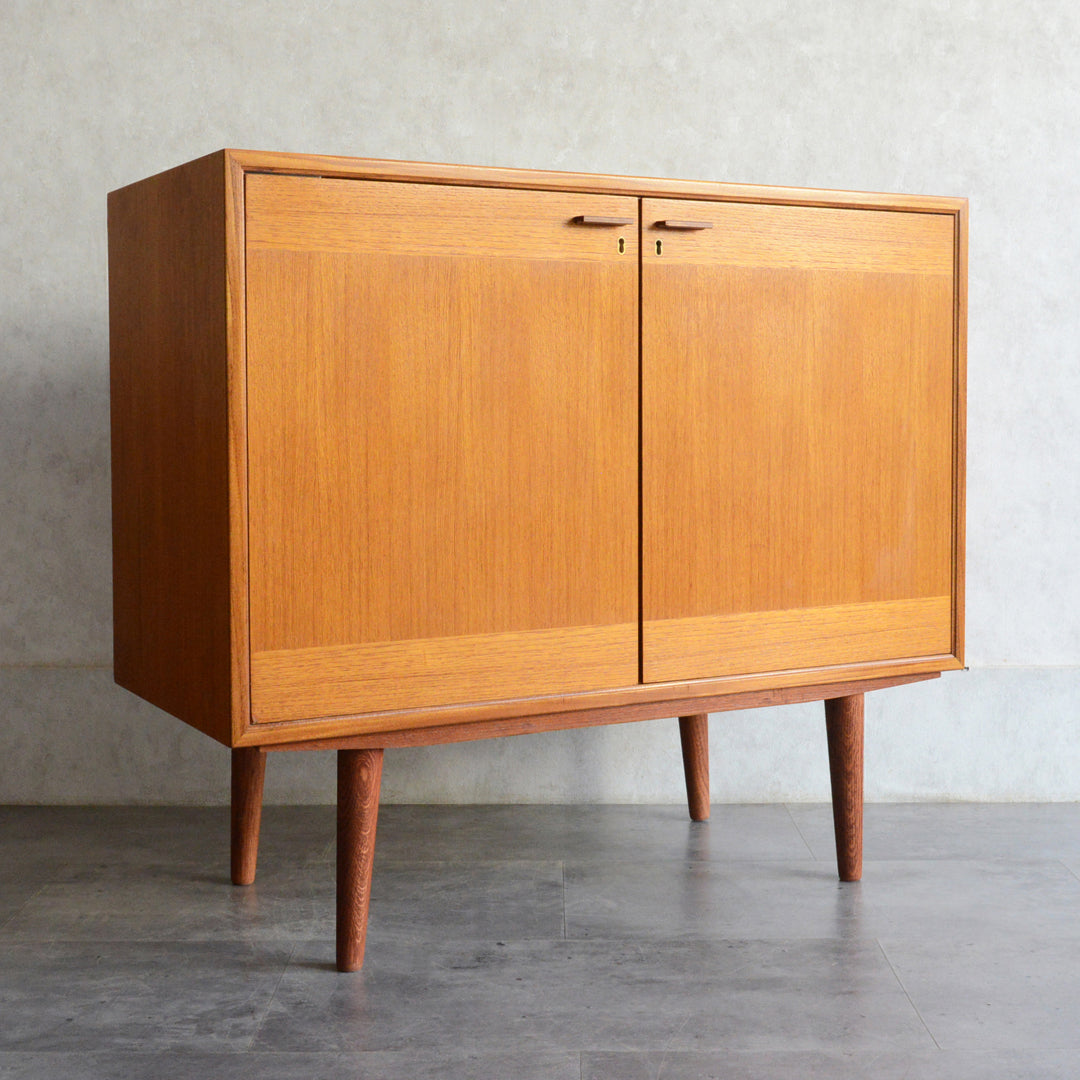 スウェーデンヴィンテージ＜OLD IKEA＞キャビネット5-159(鍵付）