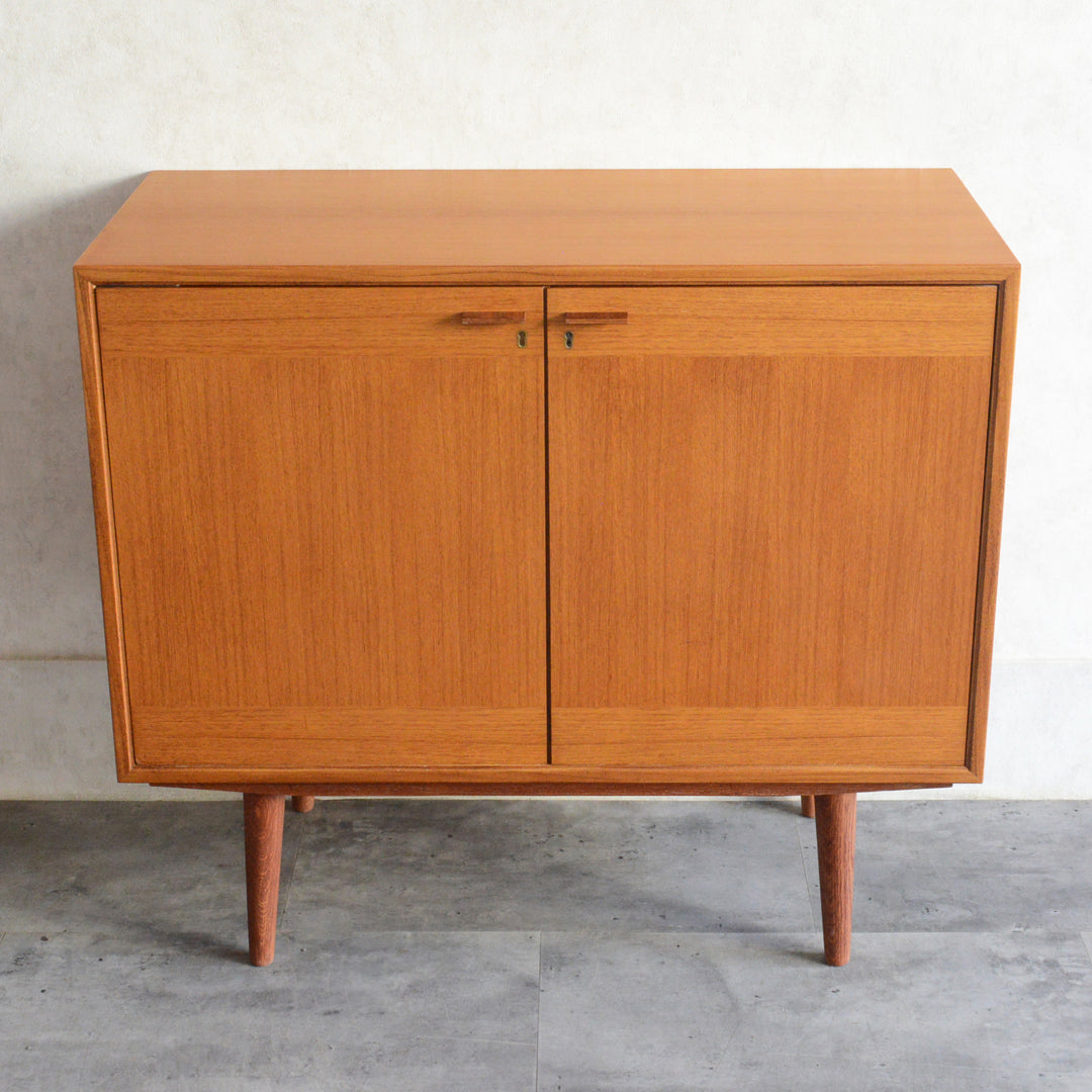 スウェーデンヴィンテージ＜OLD IKEA＞キャビネット5-159(鍵付）