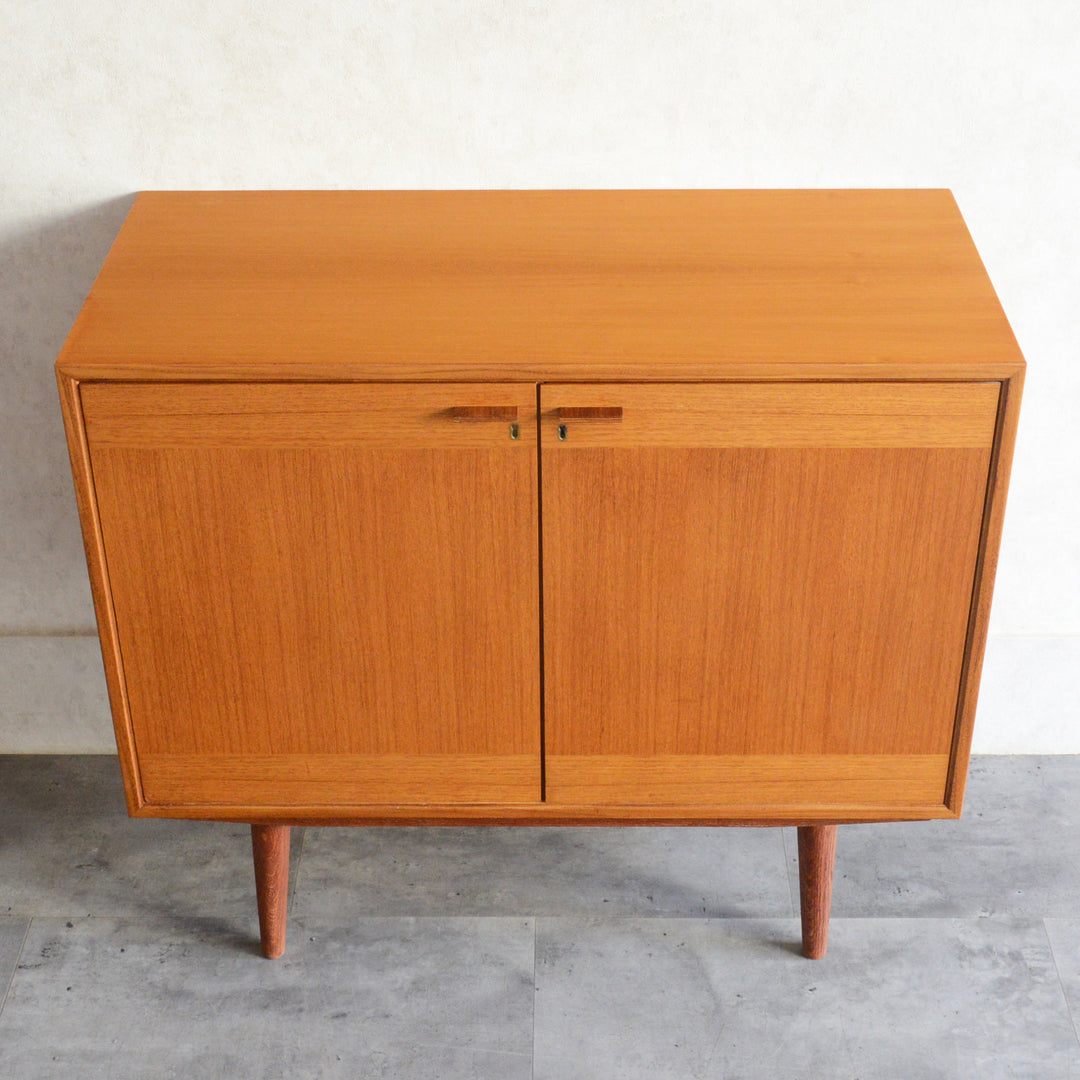 スウェーデンヴィンテージ＜OLD IKEA＞キャビネット5-159(鍵付）