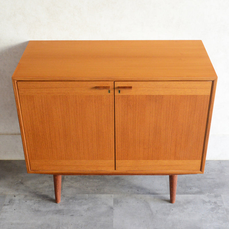 スウェーデンヴィンテージ＜OLD IKEA＞キャビネット5-159(鍵付）