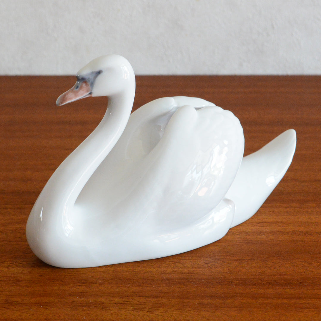 Royal Copenhagen　フィギュリン Swan白鳥　 px-26