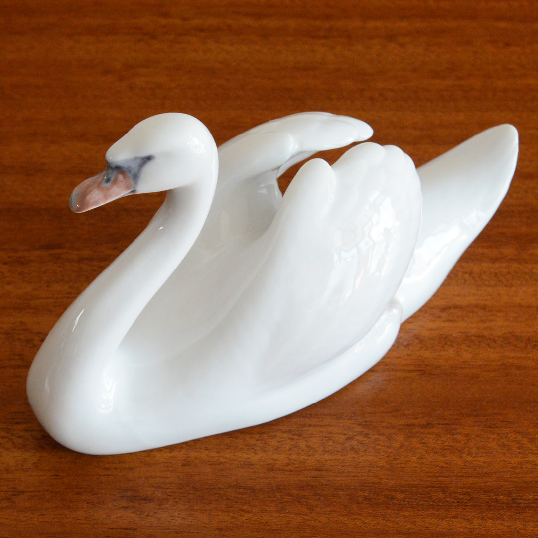 Royal Copenhagen　フィギュリン Swan白鳥　 px-26