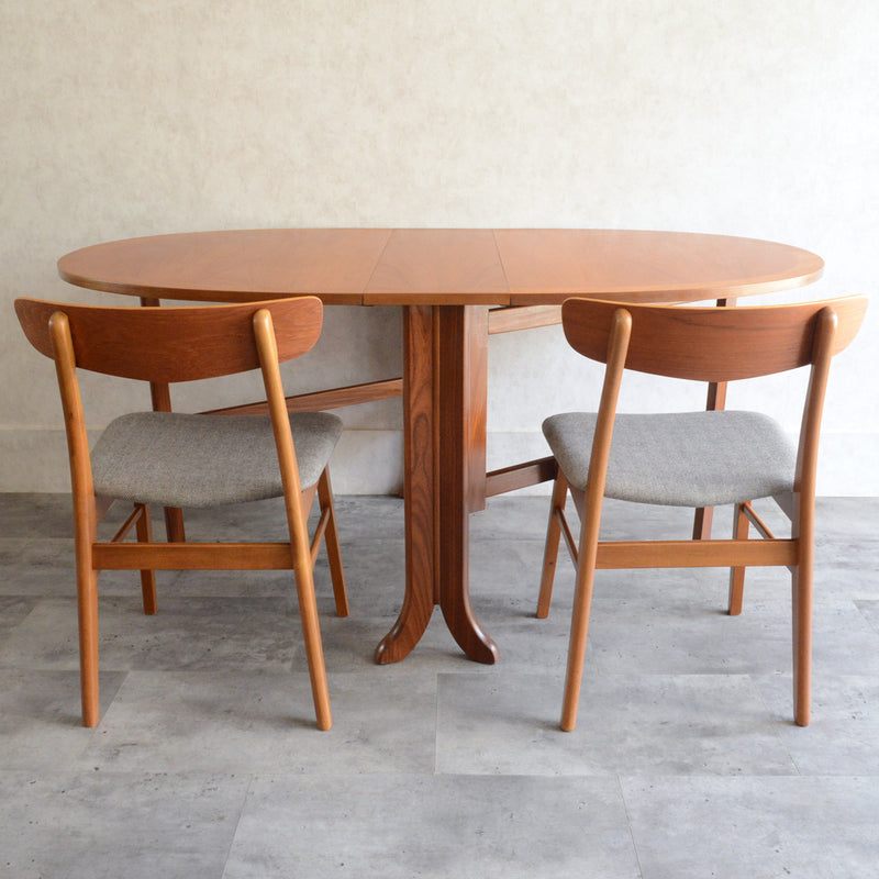 Parker Knoll (Nathan) ゲートレッグ ダイニングテーブル 09 (オーバル/天板剝離再塗装済)