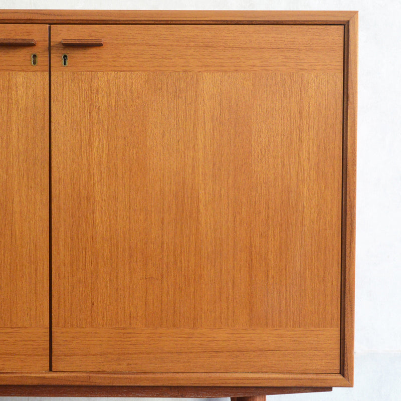 スウェーデンヴィンテージ＜OLD IKEA＞キャビネット5-159(鍵付）