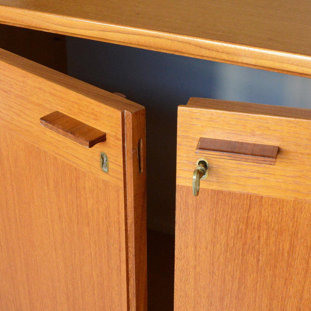 スウェーデンヴィンテージ＜OLD IKEA＞キャビネット5-159(鍵付）