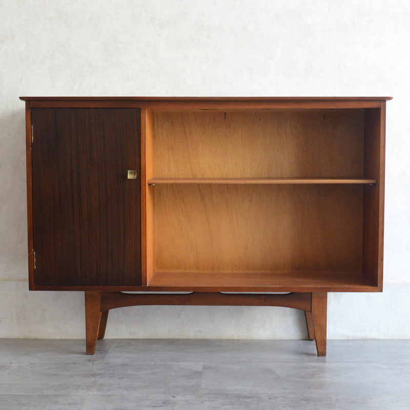 ミッドセンンチュリーヴィンテージ　脚付ガラスキャビネット 104(木扉）