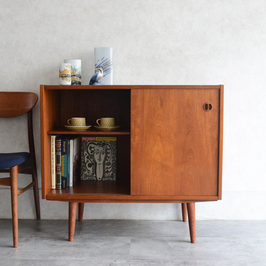 デンマーク ヴィンテージ 丸把手 キャビネット サイドボード 5-166