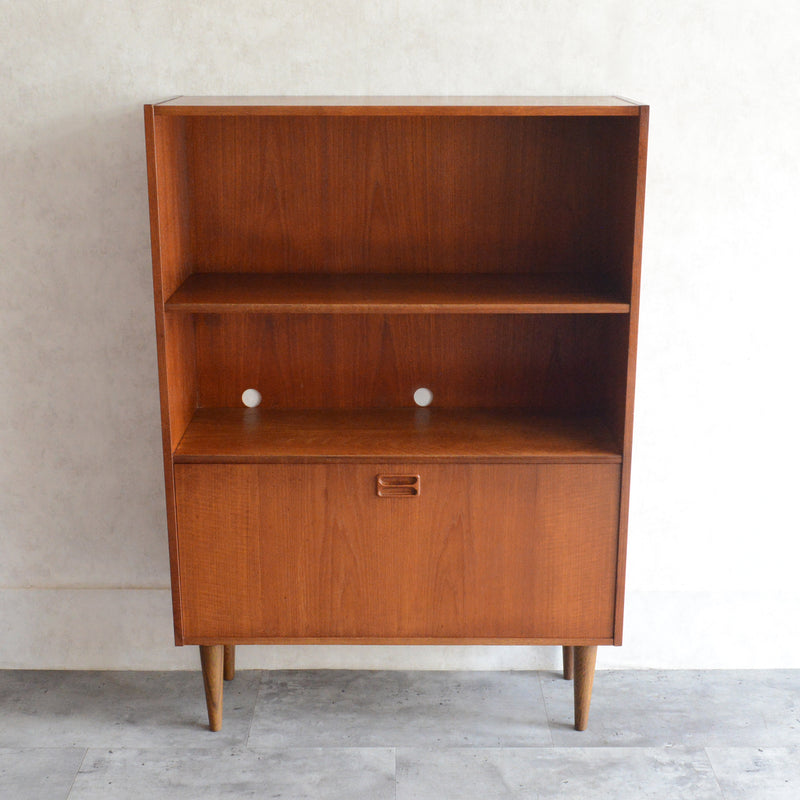 デンマークヴィンテージ チークシェルフ カップボード 8-51（フラップ扉）