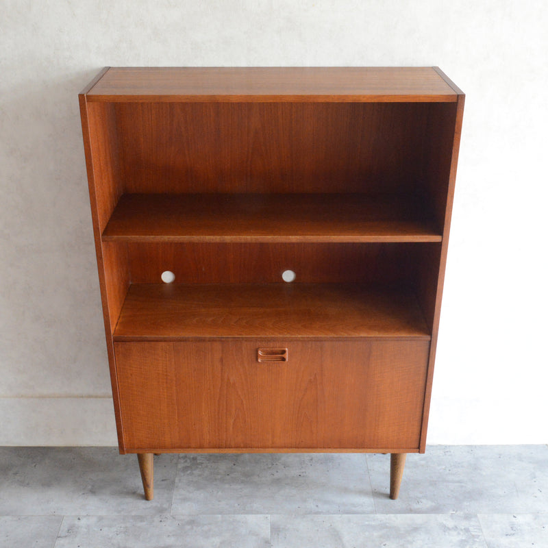 デンマークヴィンテージ チークシェルフ カップボード 8-51（フラップ扉）